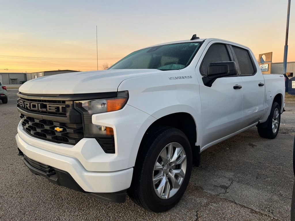 2024 Chevrolet Silverado 1500 Custom's photo