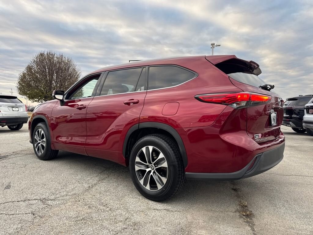 Used 2022 Toyota Highlander XLE