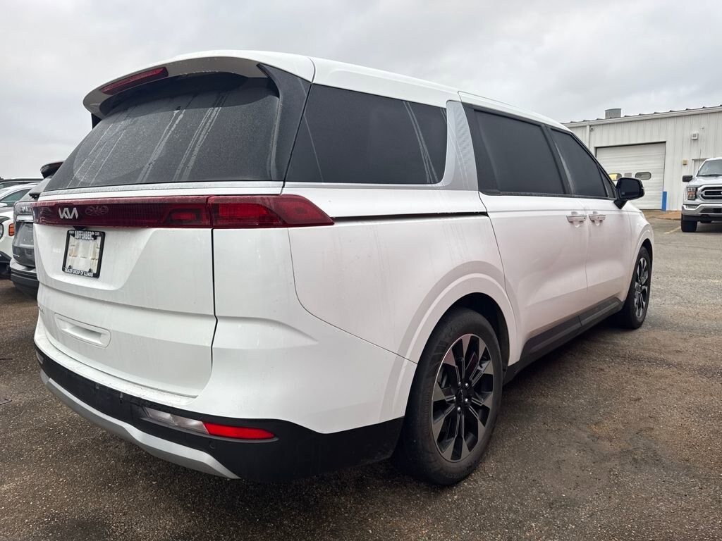 Used 2024 Kia Carnival EX