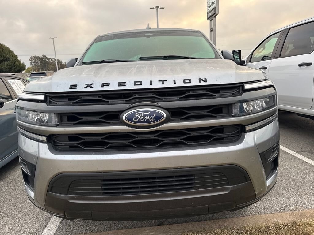Used 2024 Ford Expedition XLT