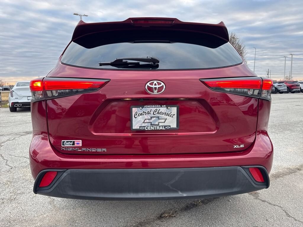 Used 2022 Toyota Highlander XLE