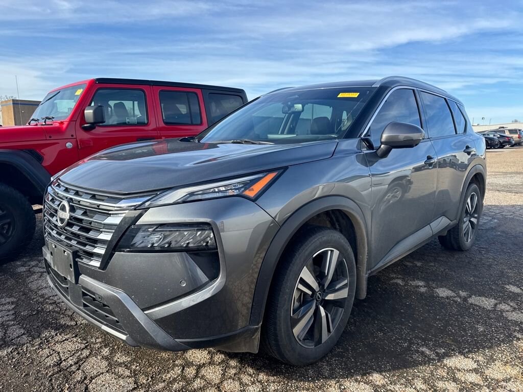 Used 2024 Nissan Rogue SL