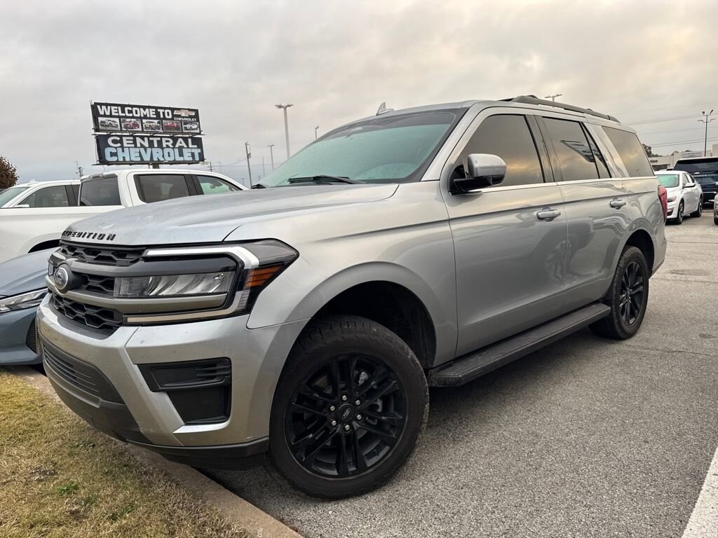 Used 2024 Ford Expedition XLT