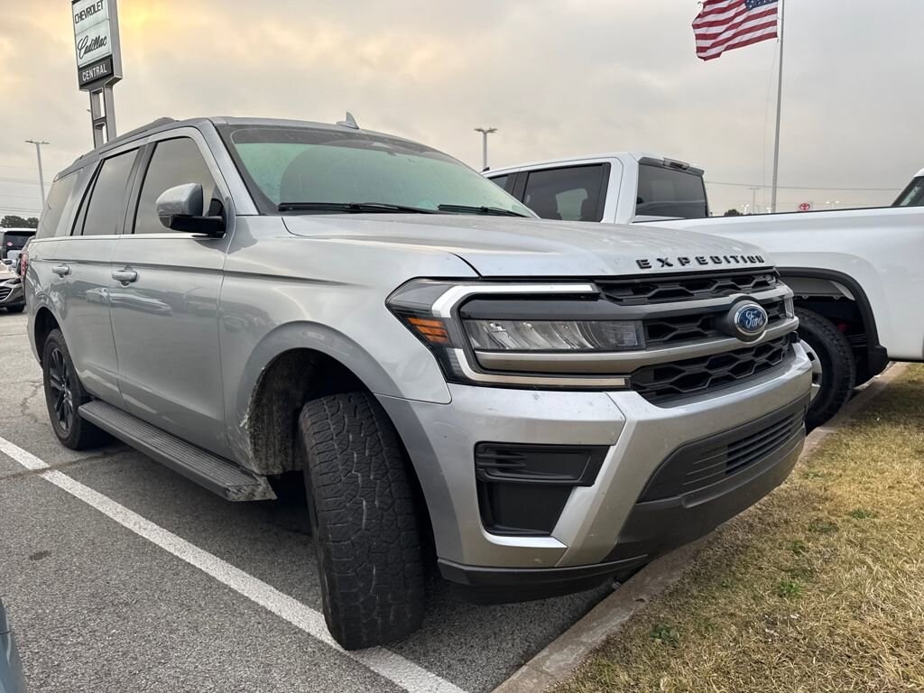 Used 2024 Ford Expedition XLT