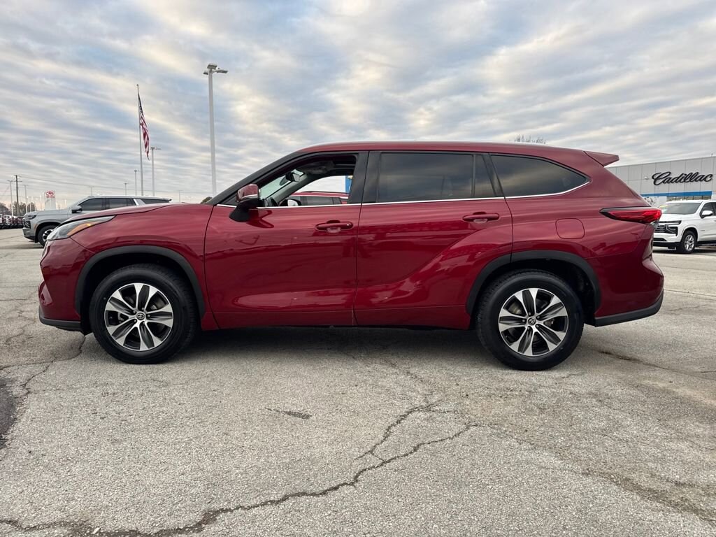 Used 2022 Toyota Highlander XLE