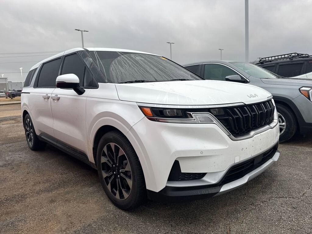 Used 2024 Kia Carnival EX