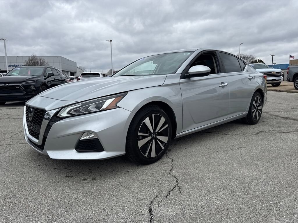 Used 2022 Nissan Altima 2.5 SV