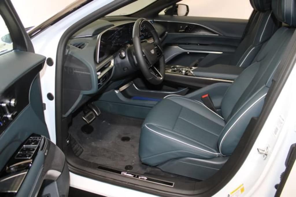 New 2026 CADILLAC LYRIQ Signature Sport SUV