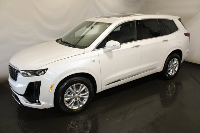 2025 Cadillac XT6 Luxury photo 2