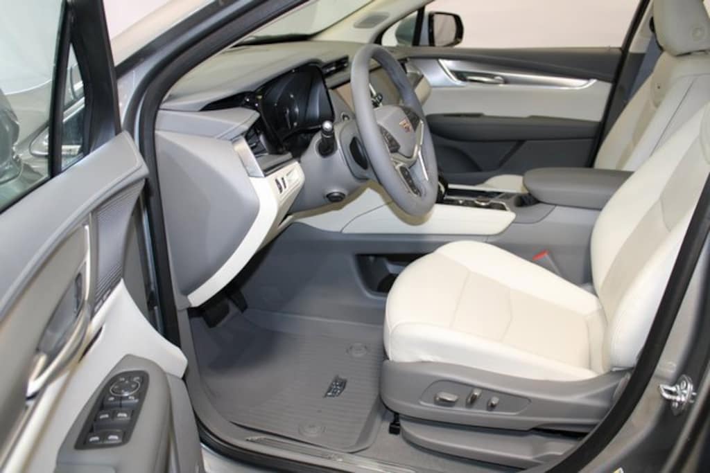 New 2025 CADILLAC XT5 Premium Luxury SUV