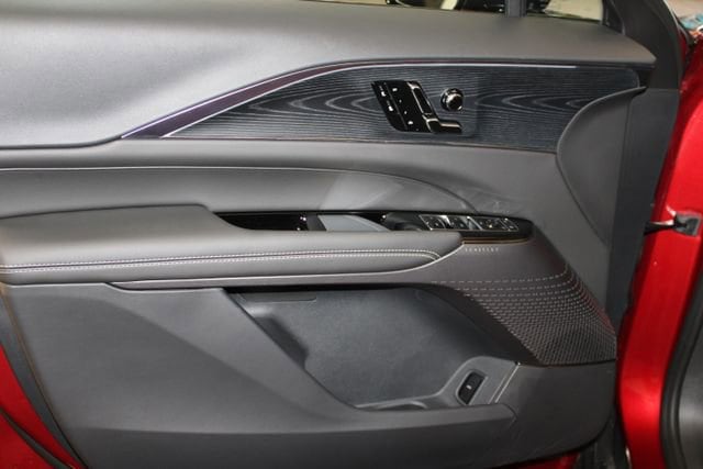2026 Cadillac LYRIQ Sport - Photo 7