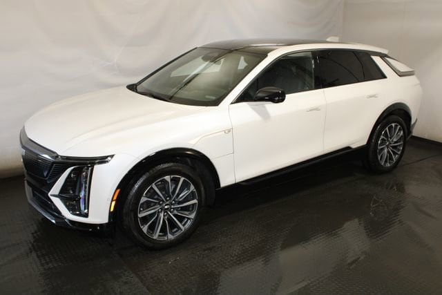 Used 2024 Cadillac LYRIQ Sport 1 with VIN 1GYKPTRL8RZ117718 for sale in Cleveland, OH