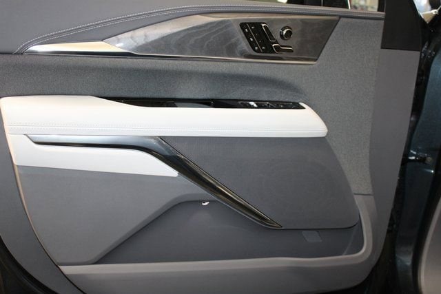 2025 Cadillac Escalade IQ Luxury 1 - Photo 13