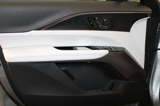 2026 Cadillac LYRIQ Luxury - Photo 10