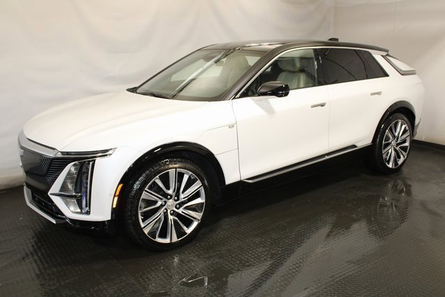 Used 2024 Cadillac LYRIQ Luxury 3 with VIN 1GYKPSRL3RZ126630 for sale in Cleveland, OH