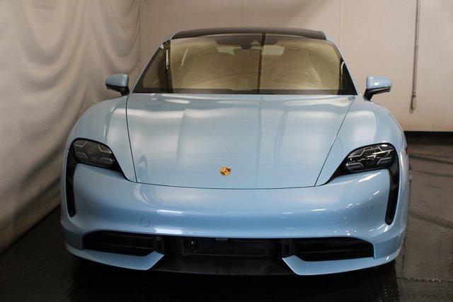 2021 Porsche Taycan Turbo photo 3