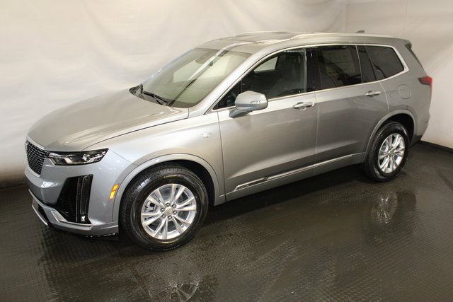 2025 Cadillac XT6 Luxury photo 2
