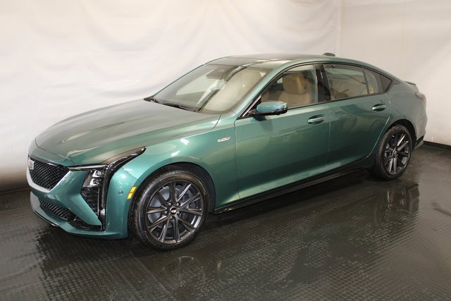 2025 Cadillac CT5 V photo 2