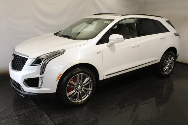2025 Cadillac XT5 Sport photo 2