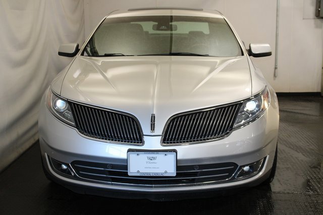 2015 Lincoln MKS photo 3