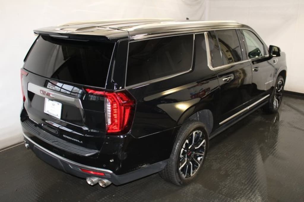 Used 2022 GMC Yukon XL Denali SUV