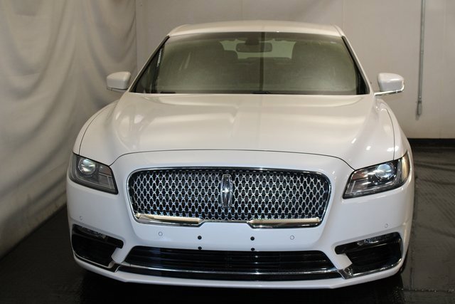 2018 Lincoln Continental Premiere photo 3