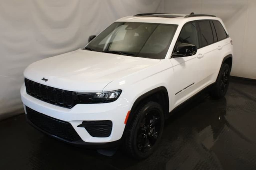 Used 2024 Jeep Grand Cherokee Altitude X 4x4 SUV