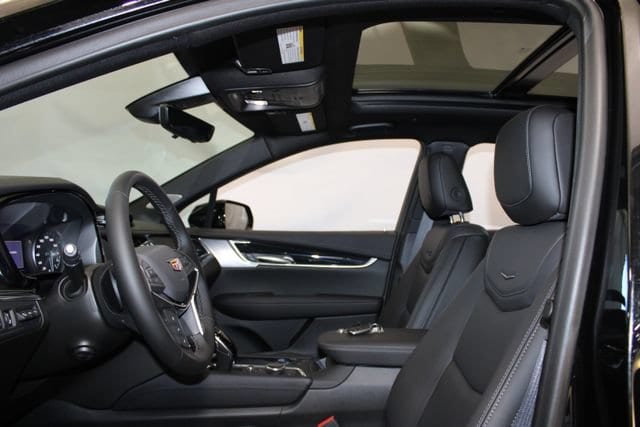 2026 Cadillac XT5 Premium Luxury - Photo 6