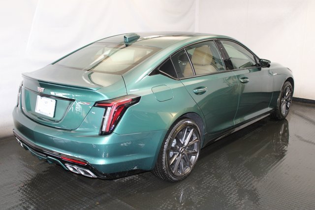 2025 Cadillac CT5 V photo 4