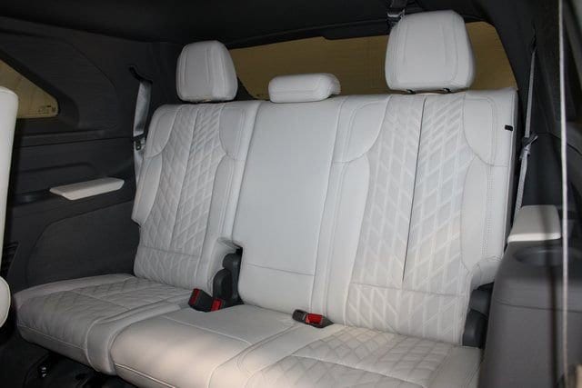 2025 Cadillac Escalade IQ Luxury 1 - Photo 11