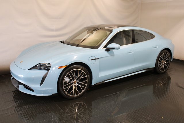 2021 Porsche Taycan Turbo photo 2