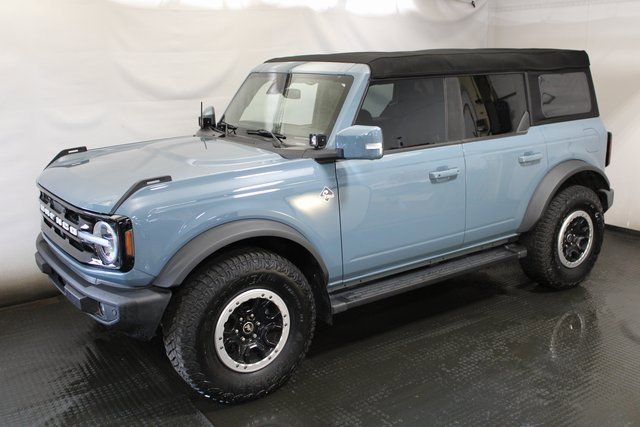 2021 Ford Bronco Outer Banks photo 2