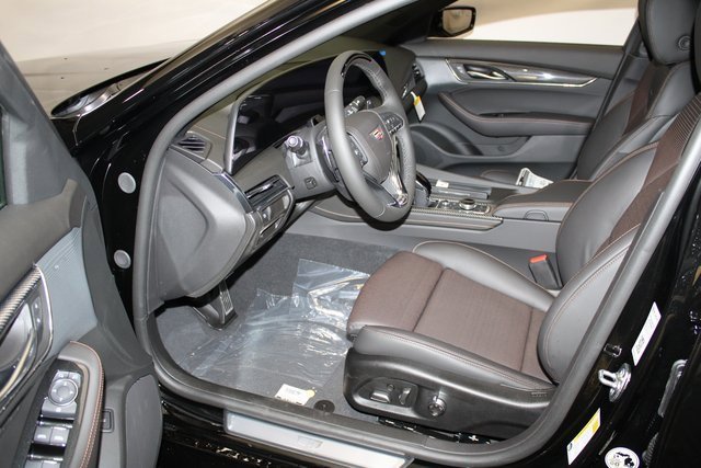 2026 Cadillac CT5 V photo 4