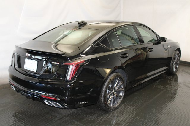 2025 Cadillac CT5 V photo 4