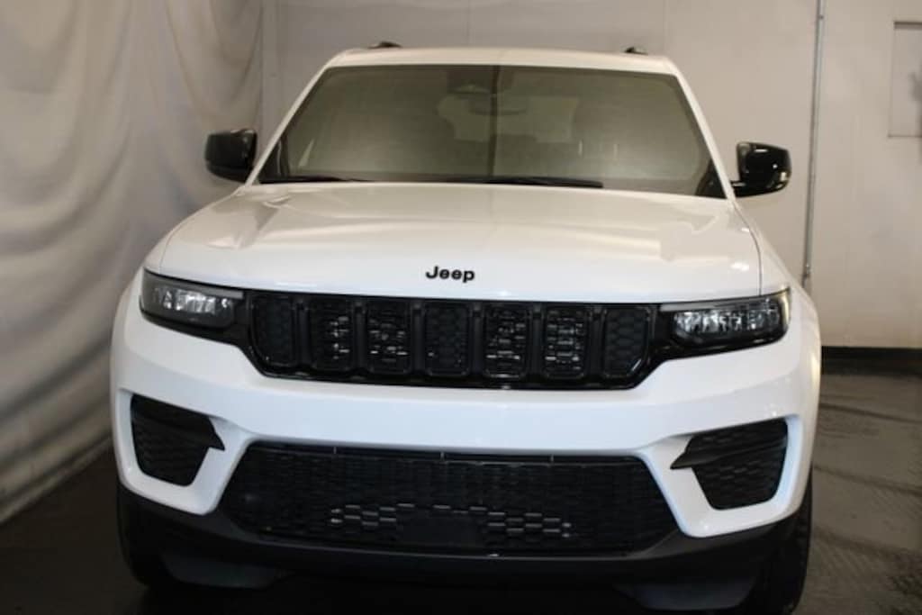 Used 2024 Jeep Grand Cherokee Altitude X 4x4 SUV