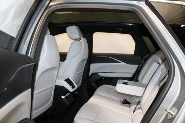 2026 Cadillac LYRIQ Luxury - Photo 7