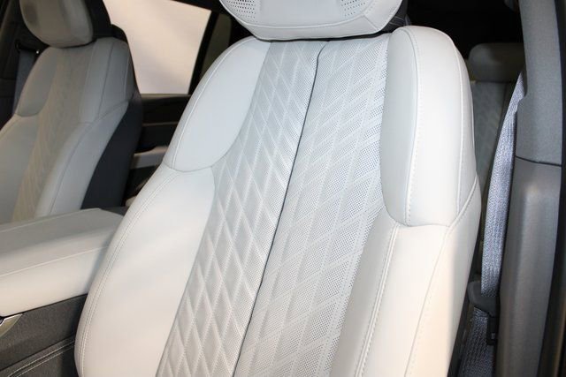 2025 Cadillac Escalade IQ Luxury 1 - Photo 8