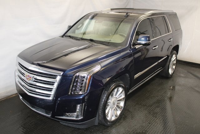 2019 Cadillac Escalade Platinum's photo