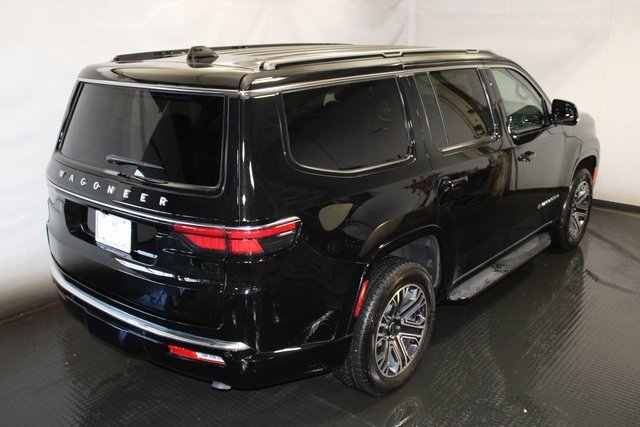 2025 Jeep Wagoneer photo 4