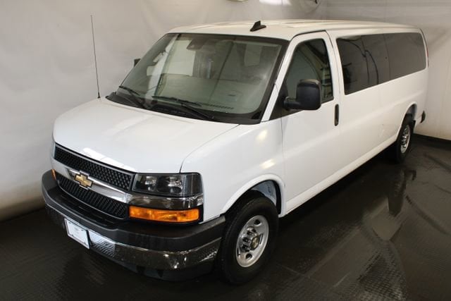 2025 Chevrolet Express 3500 LT Extended's photo