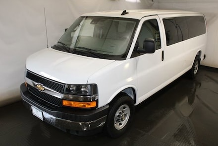 2025 Chevrolet Express Passenger 1LT Van
