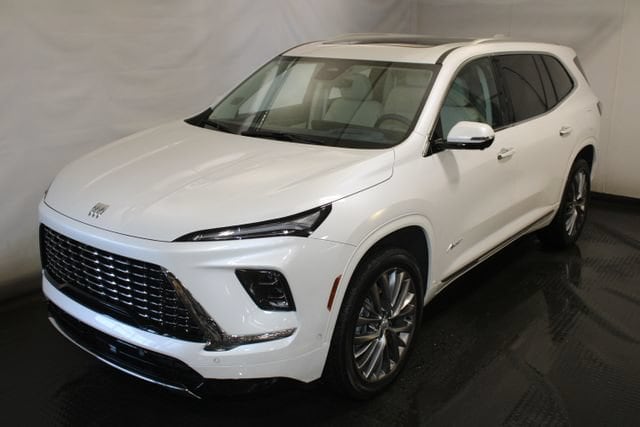 2025 Buick Enclave Avenir AWD's photo