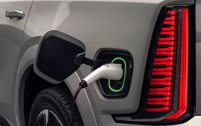 Cadillac Escalade IQ Charging