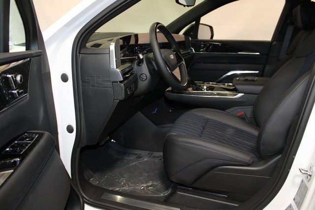 2025 Cadillac Escalade IQ Sport photo 4