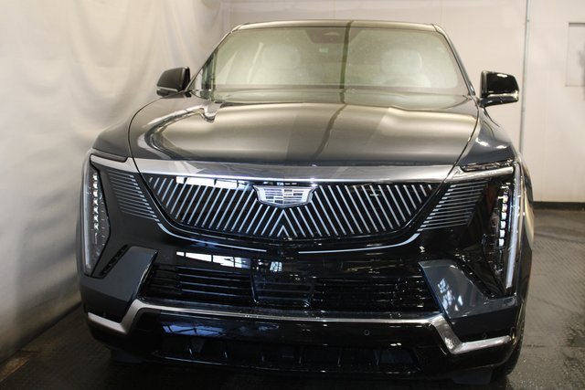 2025 Cadillac Escalade IQ Luxury photo 3