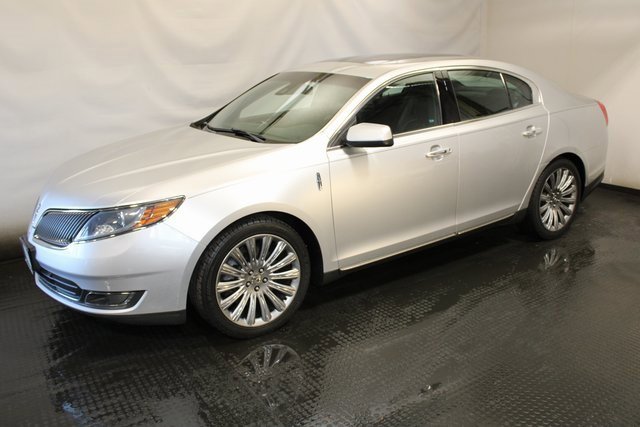 2015 Lincoln MKS photo 2