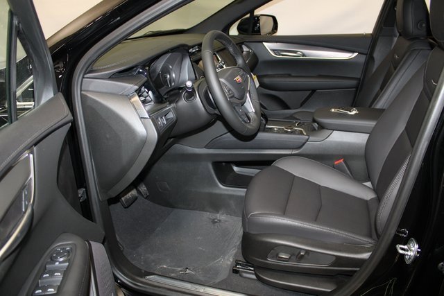 2025 Cadillac XT5 Luxury photo 4