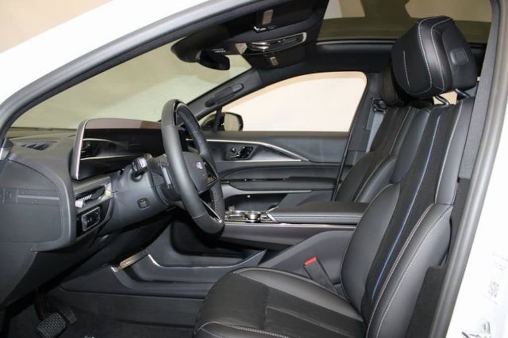 New 2026 CADILLAC LYRIQ Luxury SUV