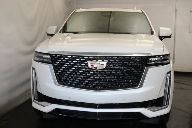 2023 Cadillac Escalade Premium Luxury photo 3