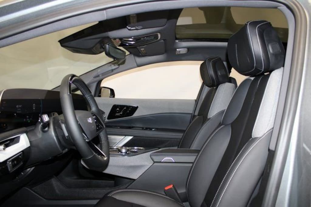 New 2026 CADILLAC OPTIQ Luxury SUV